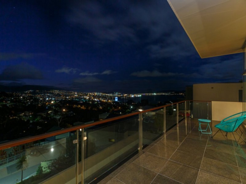 18 Aotea Road, Sandy Bay TAS 7005