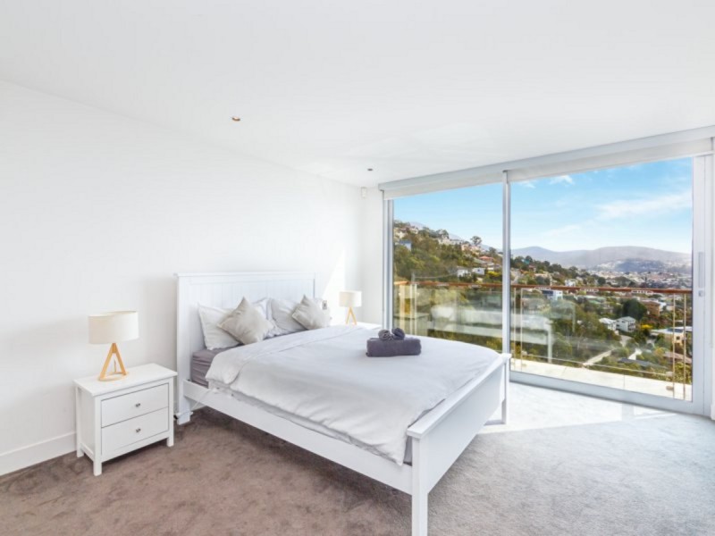 18 Aotea Road, Sandy Bay TAS 7005