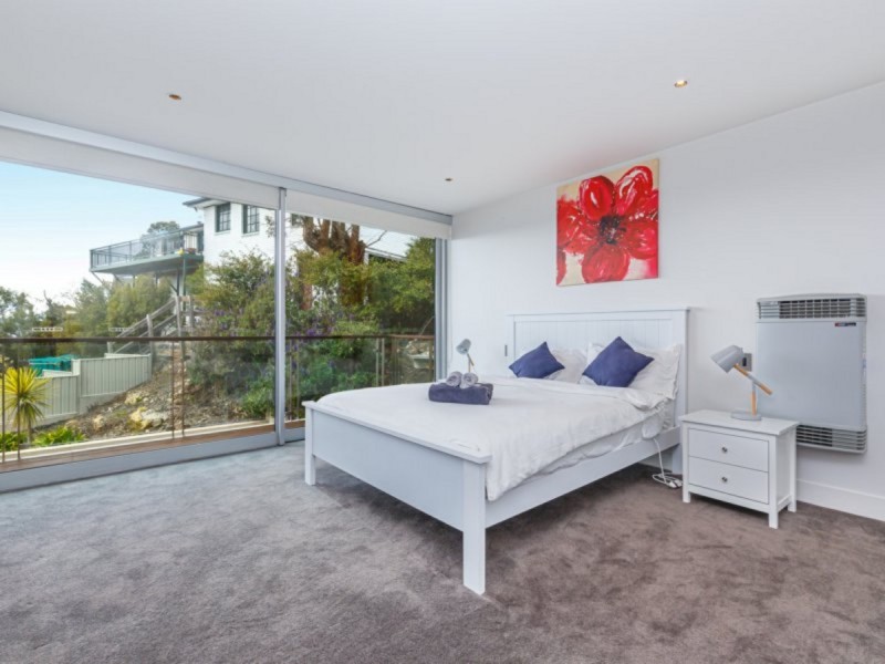 18 Aotea Road, Sandy Bay TAS 7005