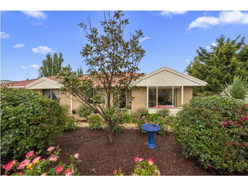 27 Clives Avenue, Old Beach TAS 7017