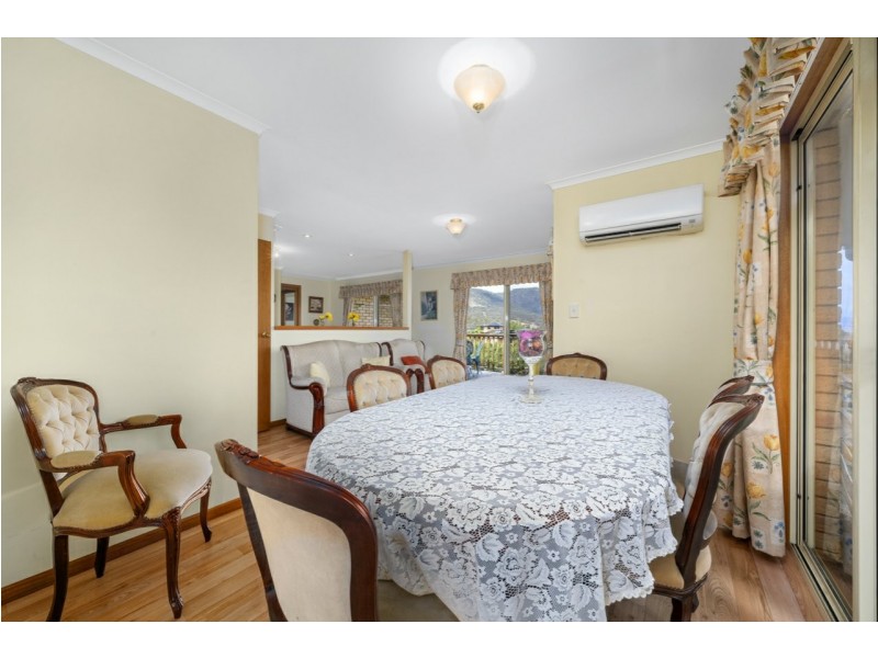 27 Clives Avenue, Old Beach TAS 7017