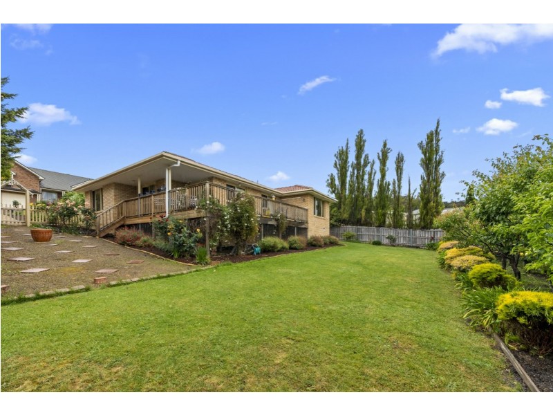 27 Clives Avenue, Old Beach TAS 7017