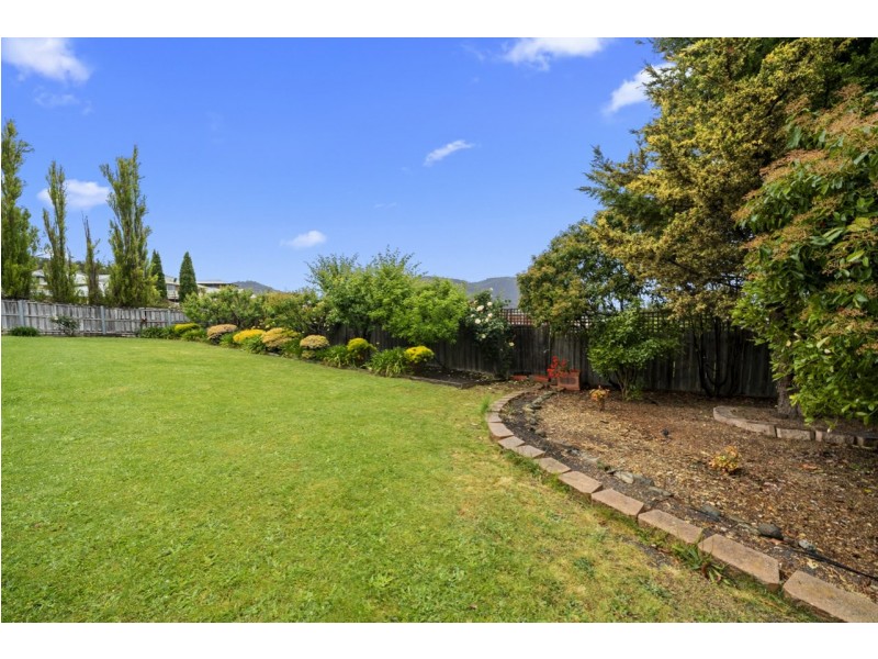 27 Clives Avenue, Old Beach TAS 7017