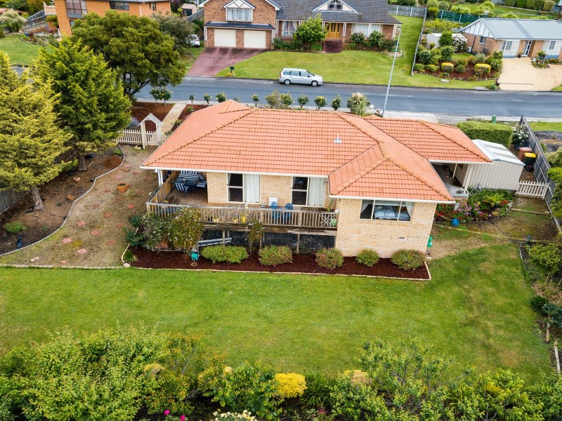 27 Clives Avenue, Old Beach TAS 7017