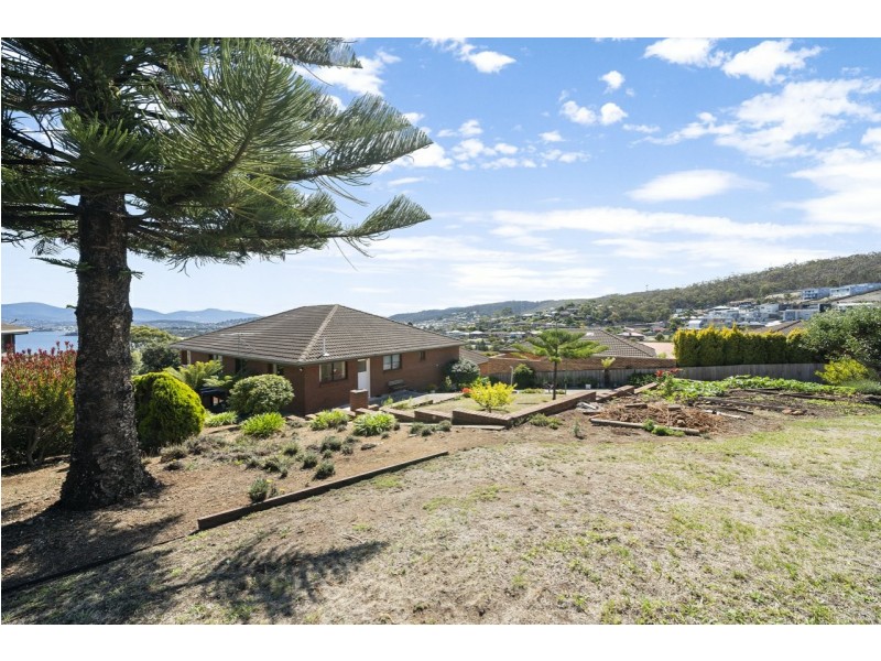 450 Oceana Drive, Howrah TAS 7018