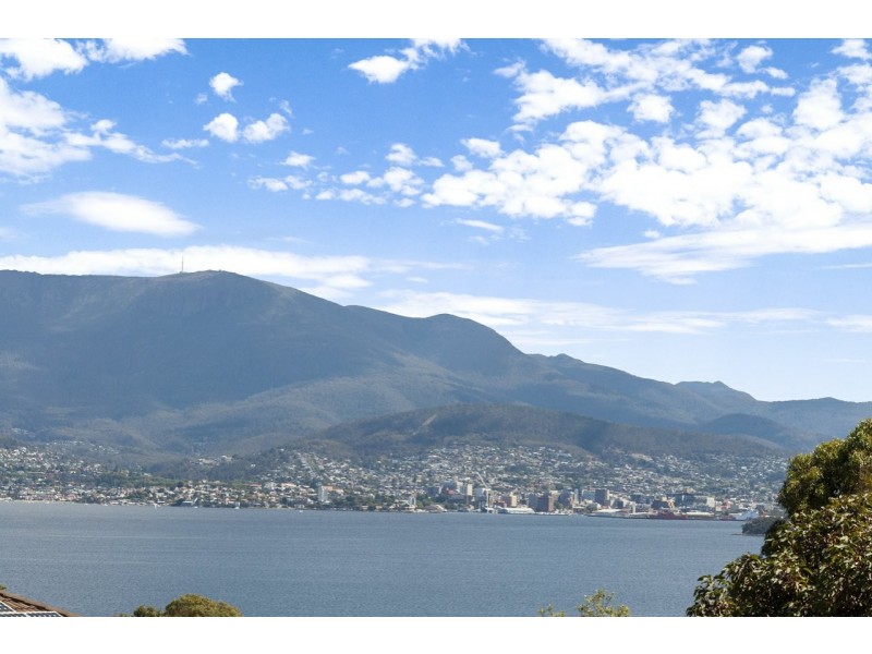 450 Oceana Drive, Howrah TAS 7018