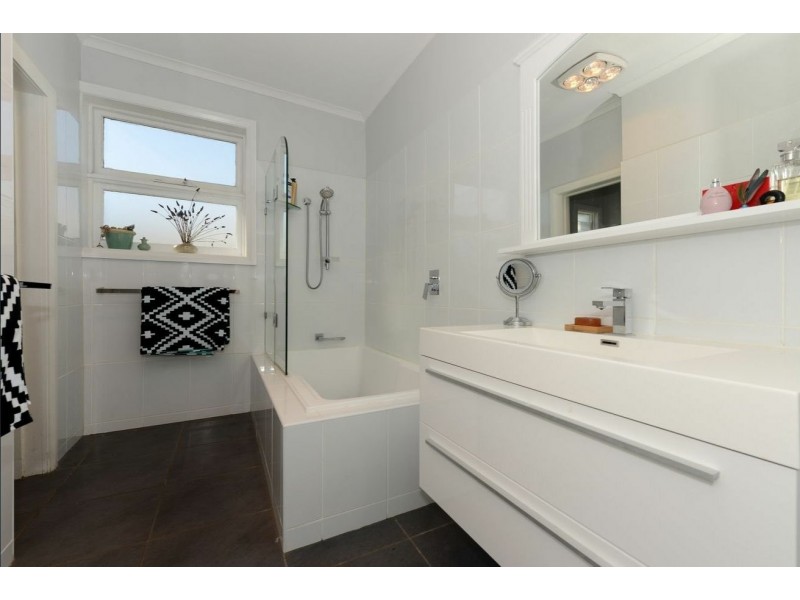 36 Burnside Avenue, New Town TAS 7008