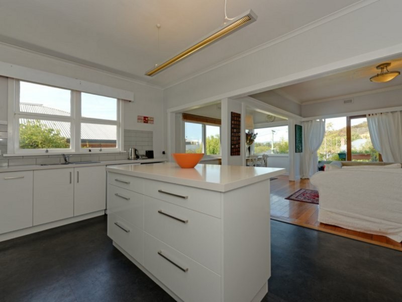 36 Burnside Avenue, New Town TAS 7008