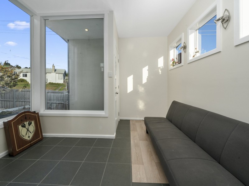 2 Amundsen Crescent, Warrane TAS 7018