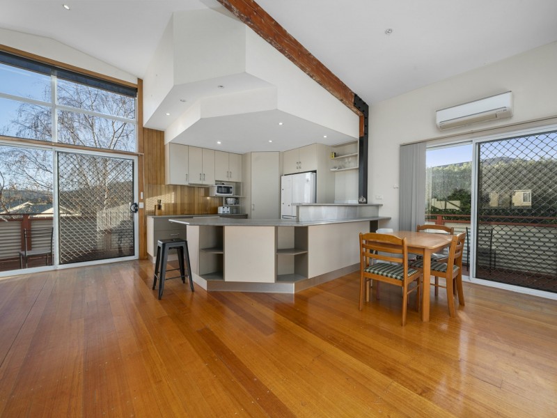 2 Amundsen Crescent, Warrane TAS 7018