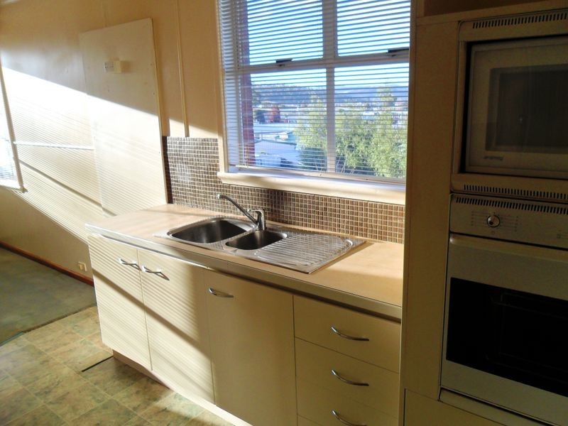 17 Carnegie Street, Claremont TAS 7011