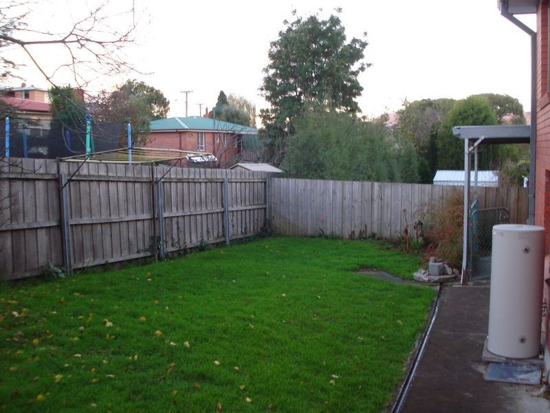 2/14a Hilton Road, Claremont TAS 7011