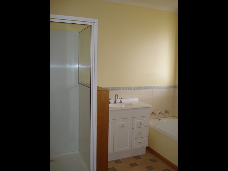 1/1 Alice Place, Brighton TAS 7030