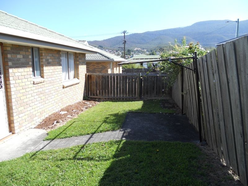 2/56a Hilton Road, Claremont TAS 7011