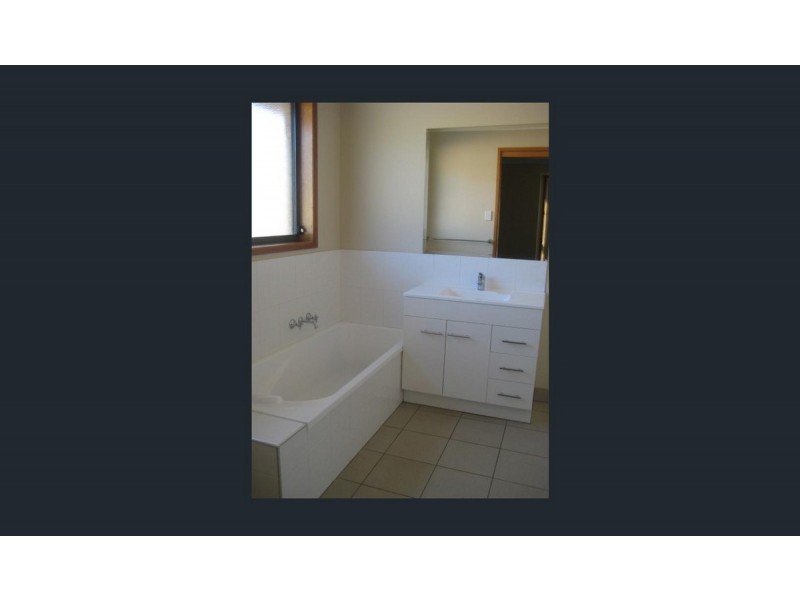 2/25 Baltonsborough Road, Austins Ferry TAS 7011