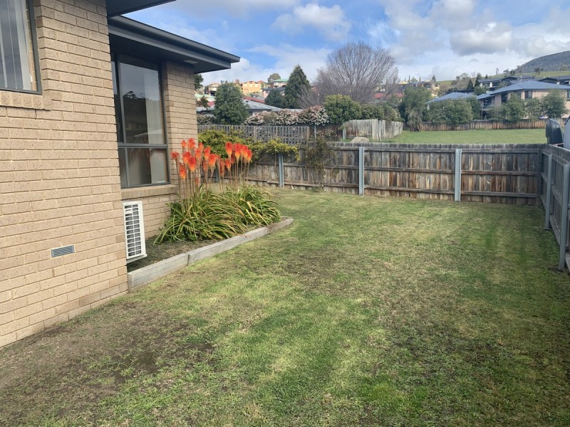 2/25 Baltonsborough Road, Austins Ferry TAS 7011