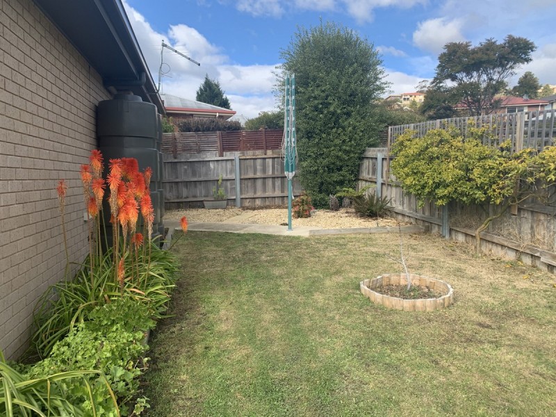 2/25 Baltonsborough Road, Austins Ferry TAS 7011