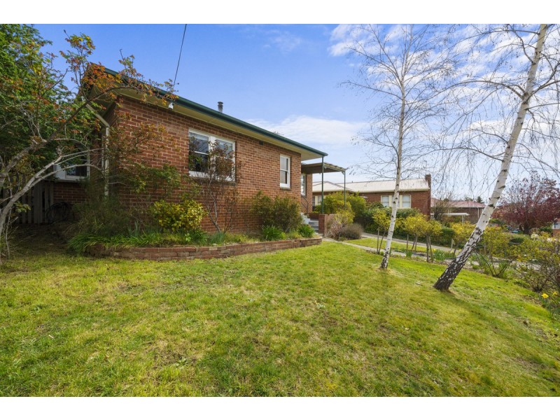 16 Walker Street, Rosetta TAS 7010