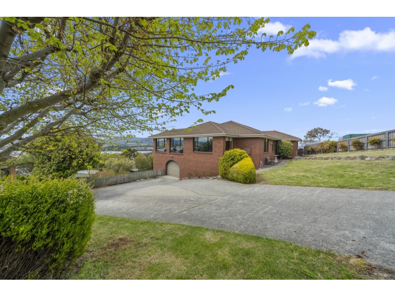 12 Newitt Drive, Austins Ferry TAS 7011