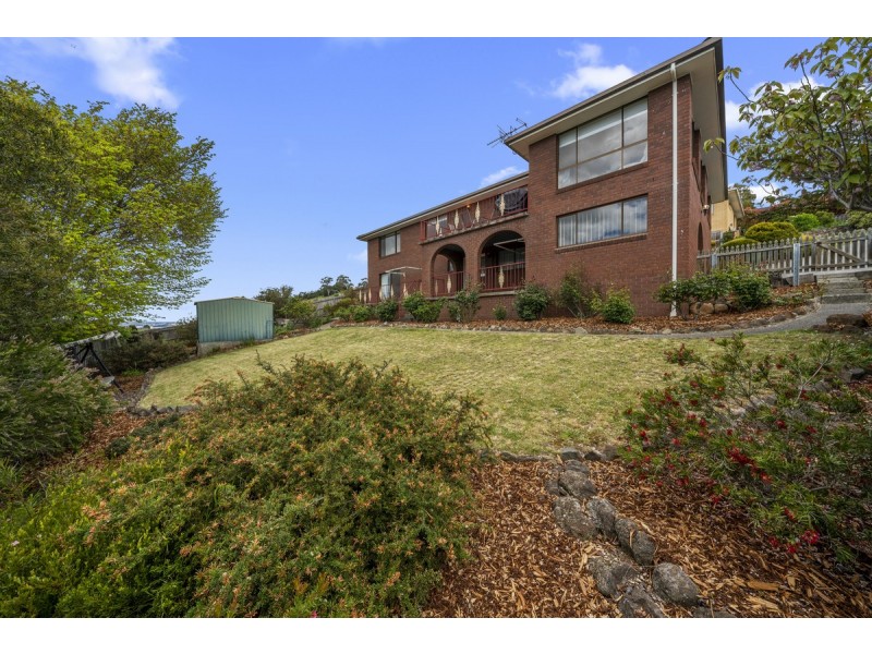 12 Newitt Drive, Austins Ferry TAS 7011