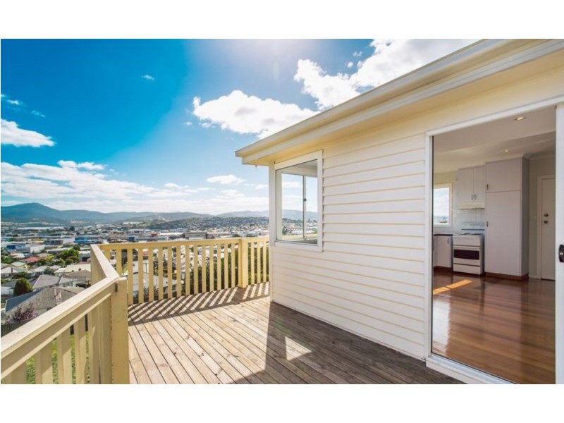 17 First Avenue, West Moonah TAS 7009