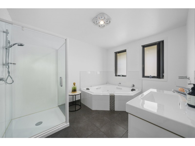 1 Akamas Drive, Granton TAS 7030