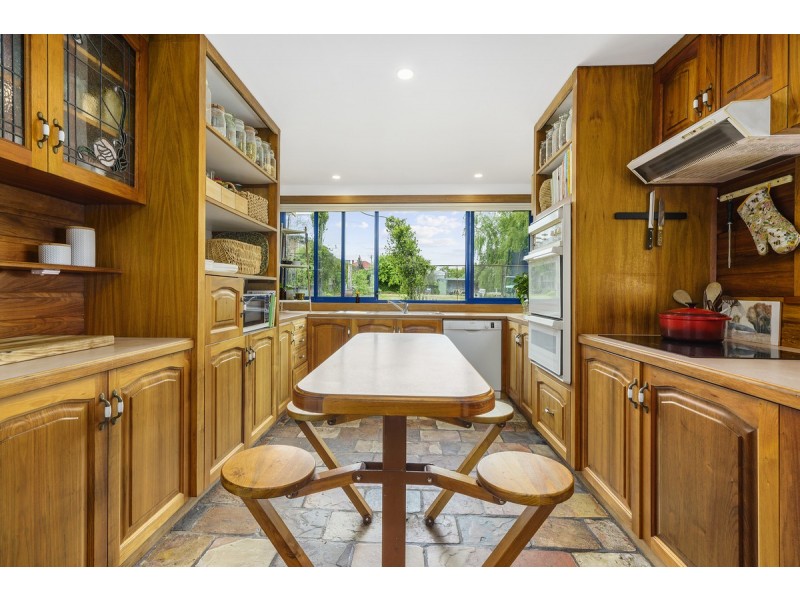 16 Amber Street, Claremont TAS 7011