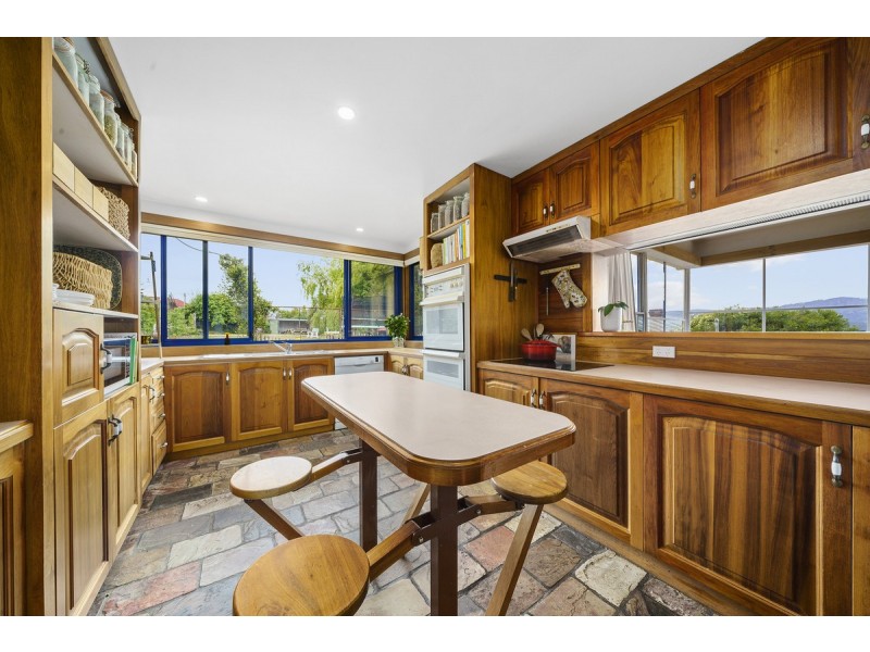 16 Amber Street, Claremont TAS 7011