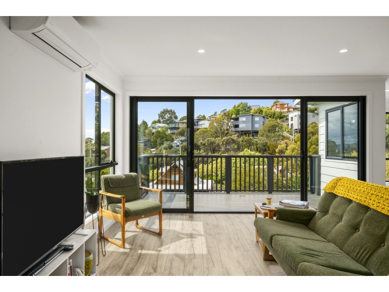 70 Athleen Avenue, Lenah Valley TAS 7008