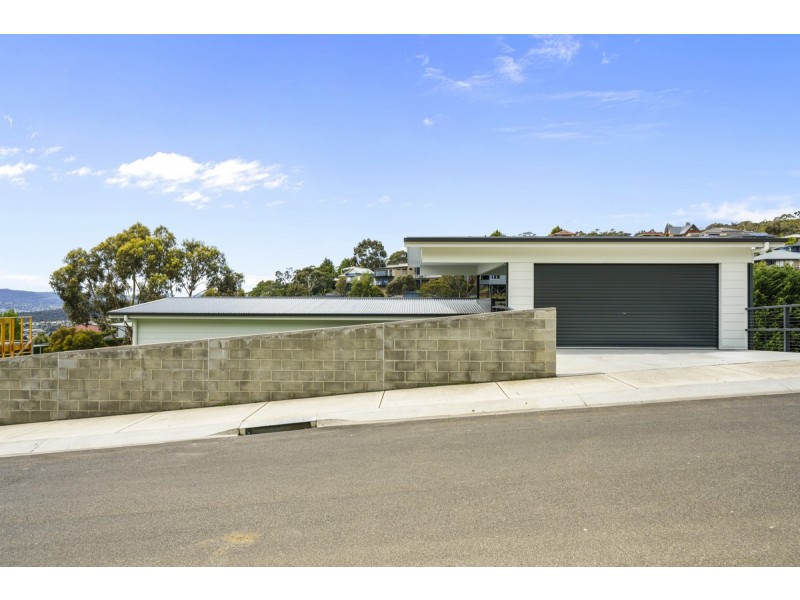 70 Athleen Avenue, Lenah Valley TAS 7008