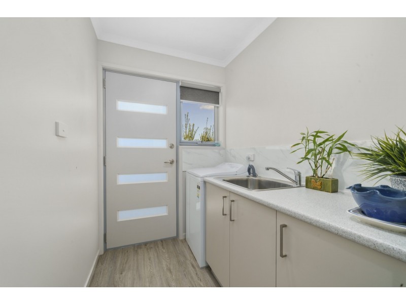 2/25 Mariah Crescent, Oakdowns TAS 7019