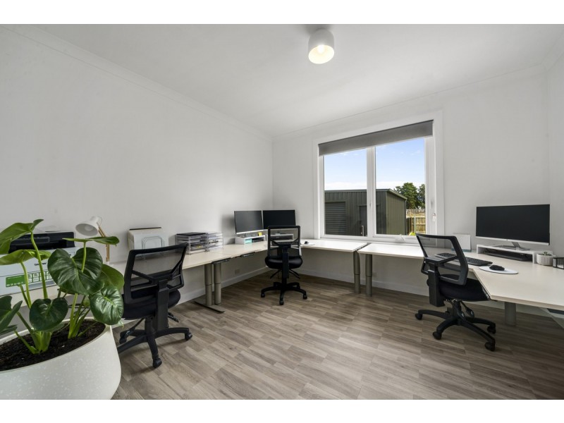 30 Fourth Avenue, New Norfolk TAS 7140