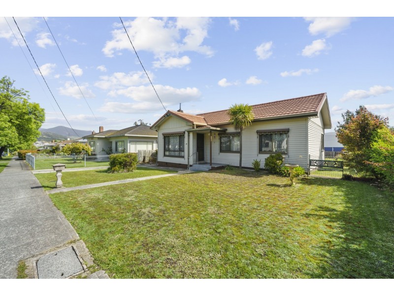16 Fourth Avenue, New Norfolk TAS 7140