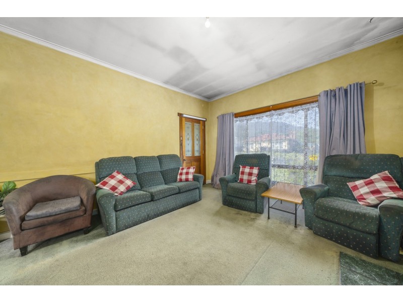 16 Fourth Avenue, New Norfolk TAS 7140