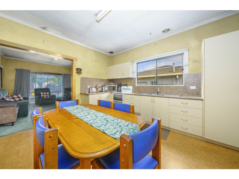 16 Fourth Avenue, New Norfolk TAS 7140