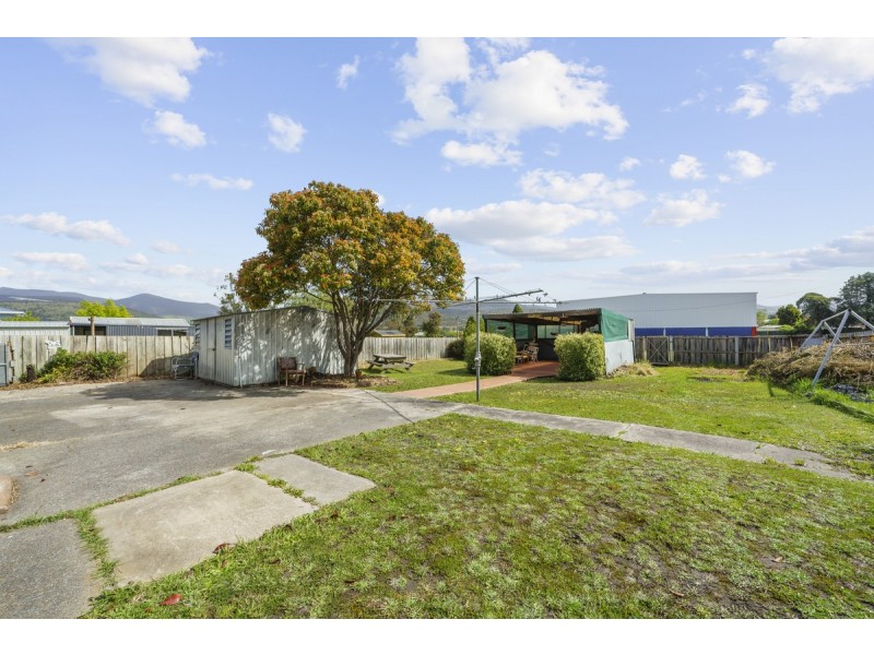 16 Fourth Avenue, New Norfolk TAS 7140