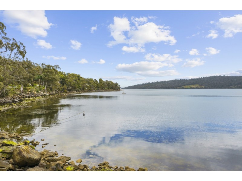 9 Mason Point Road, Eaglehawk Neck TAS 7179