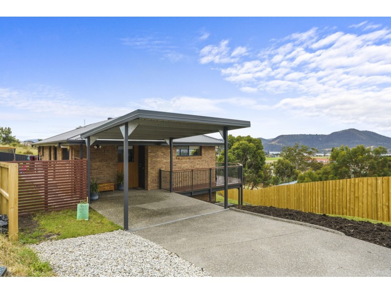 22 Cazaly Drive, Chigwell TAS 7011
