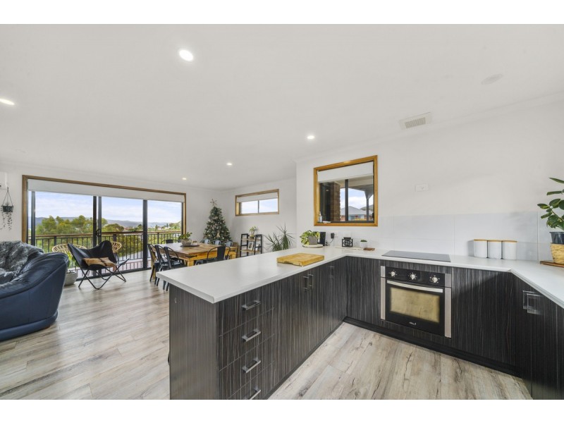 22 Cazaly Drive, Chigwell TAS 7011