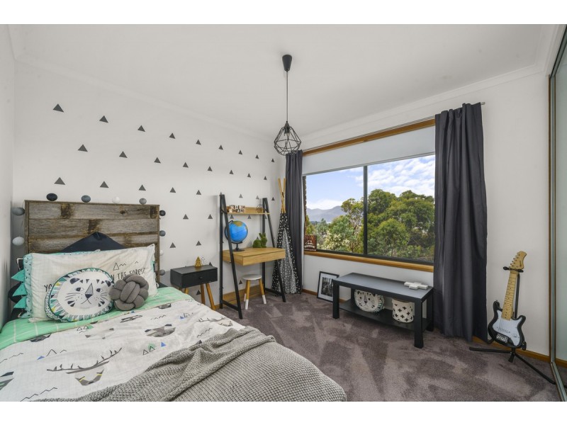 22 Cazaly Drive, Chigwell TAS 7011