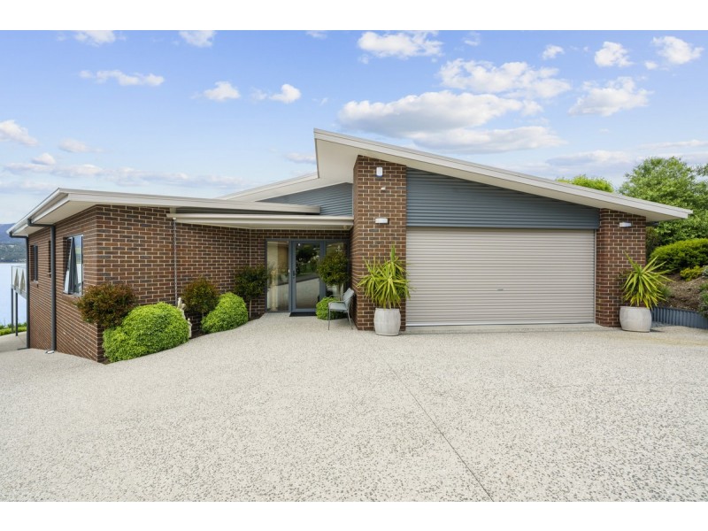 15 Macrobertsons Terrace, Claremont TAS 7011