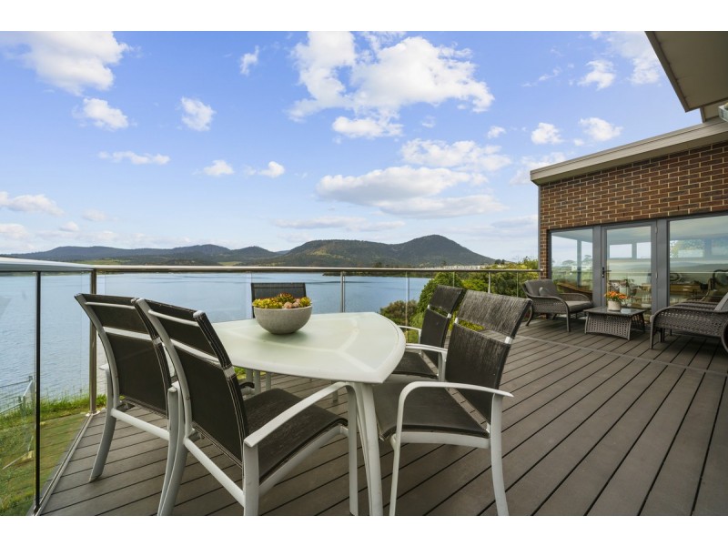 15 Macrobertsons Terrace, Claremont TAS 7011