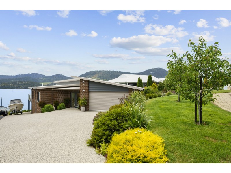 15 Macrobertsons Terrace, Claremont TAS 7011