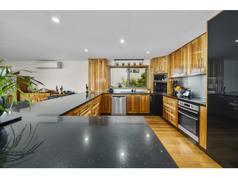 15 Macrobertsons Terrace, Claremont TAS 7011