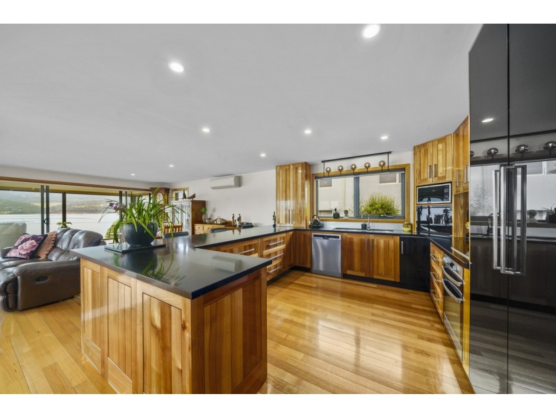 15 Macrobertsons Terrace, Claremont TAS 7011