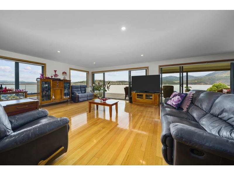15 Macrobertsons Terrace, Claremont TAS 7011
