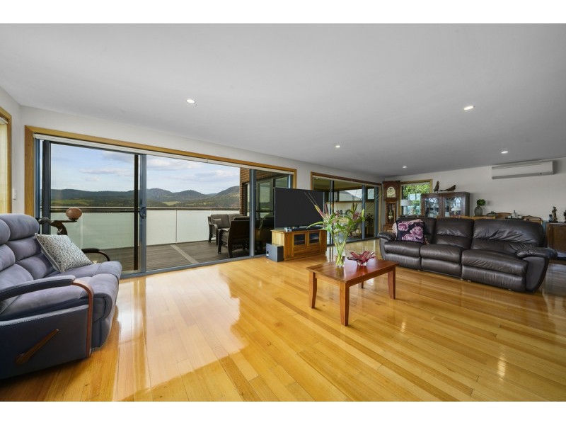15 Macrobertsons Terrace, Claremont TAS 7011