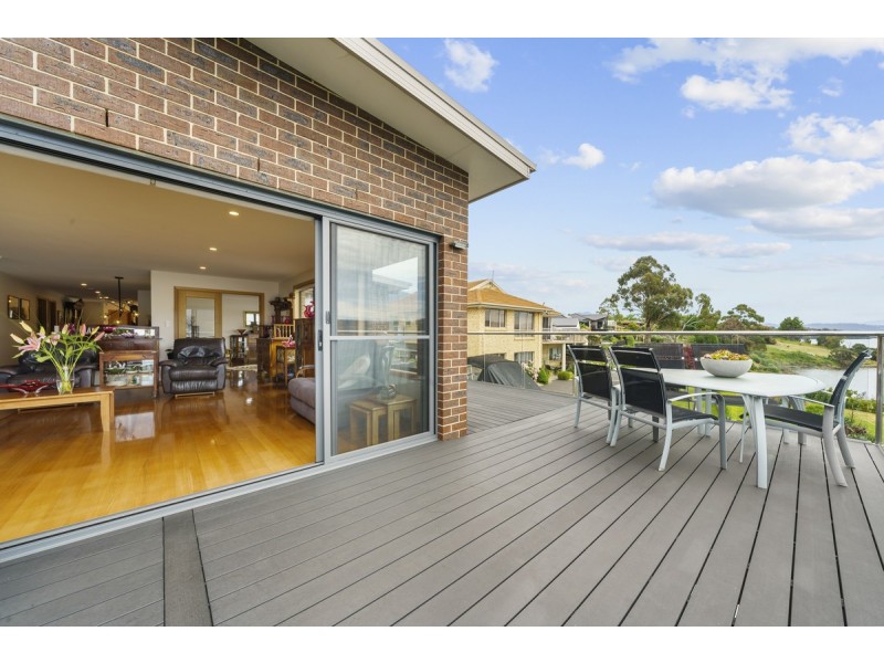 15 Macrobertsons Terrace, Claremont TAS 7011