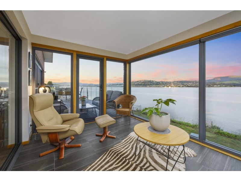 15 Macrobertsons Terrace, Claremont TAS 7011