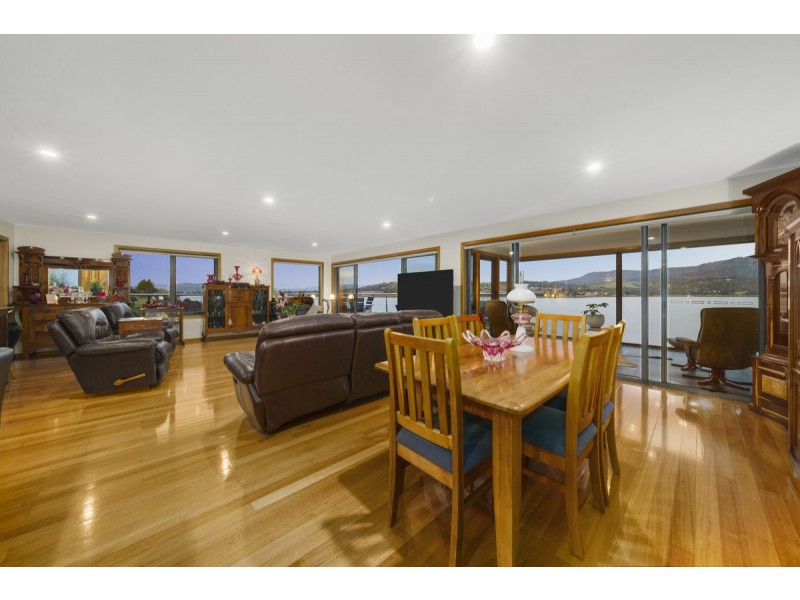 15 Macrobertsons Terrace, Claremont TAS 7011
